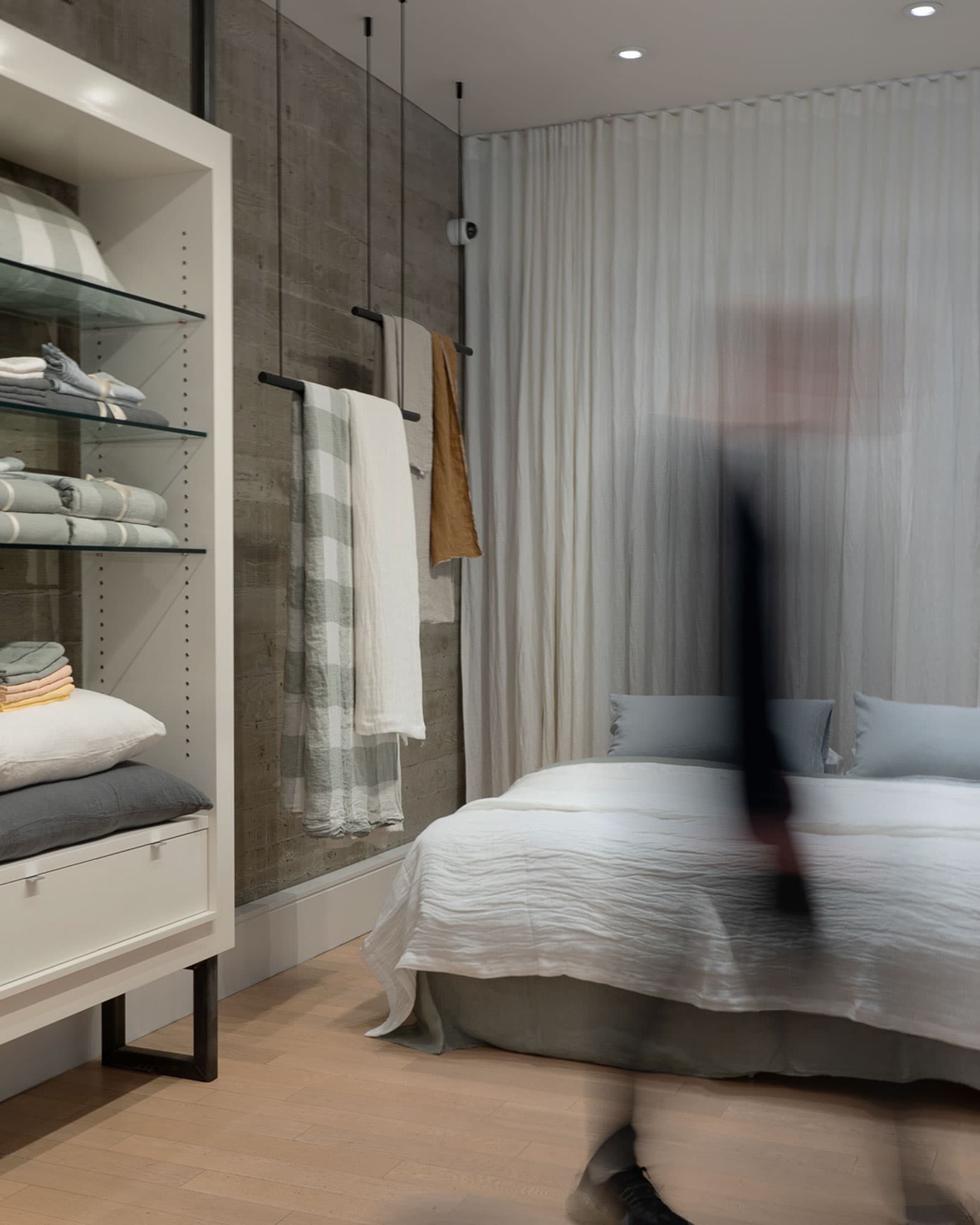 Showroom Clothing Display Ideas