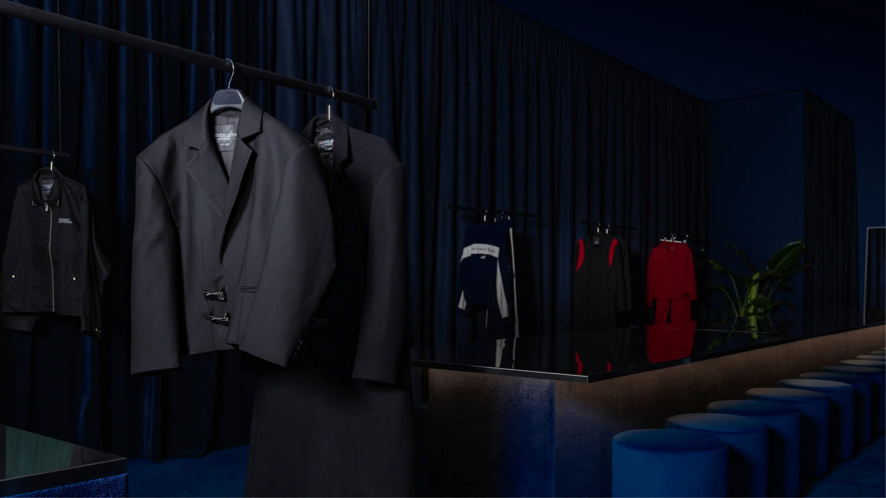 suspended-retail-clothing-racks